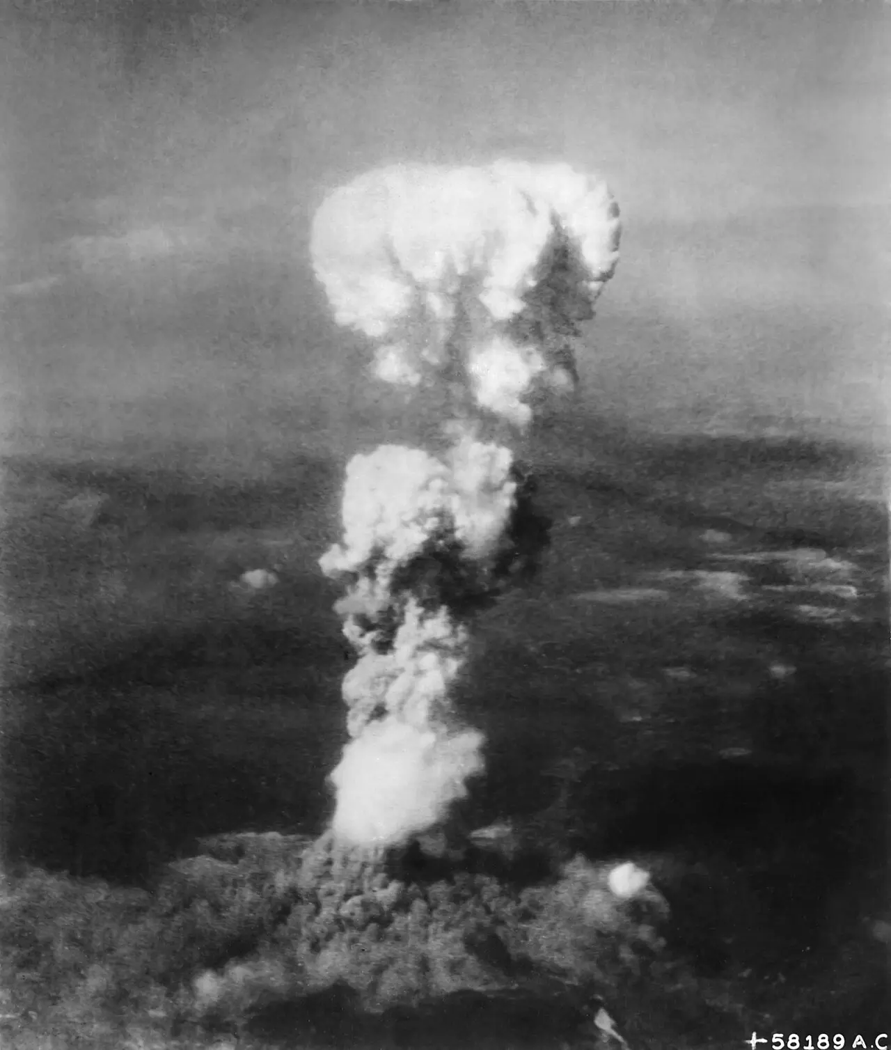 Atomic Cloud Over Hiroshima Nara 542192 Edit
